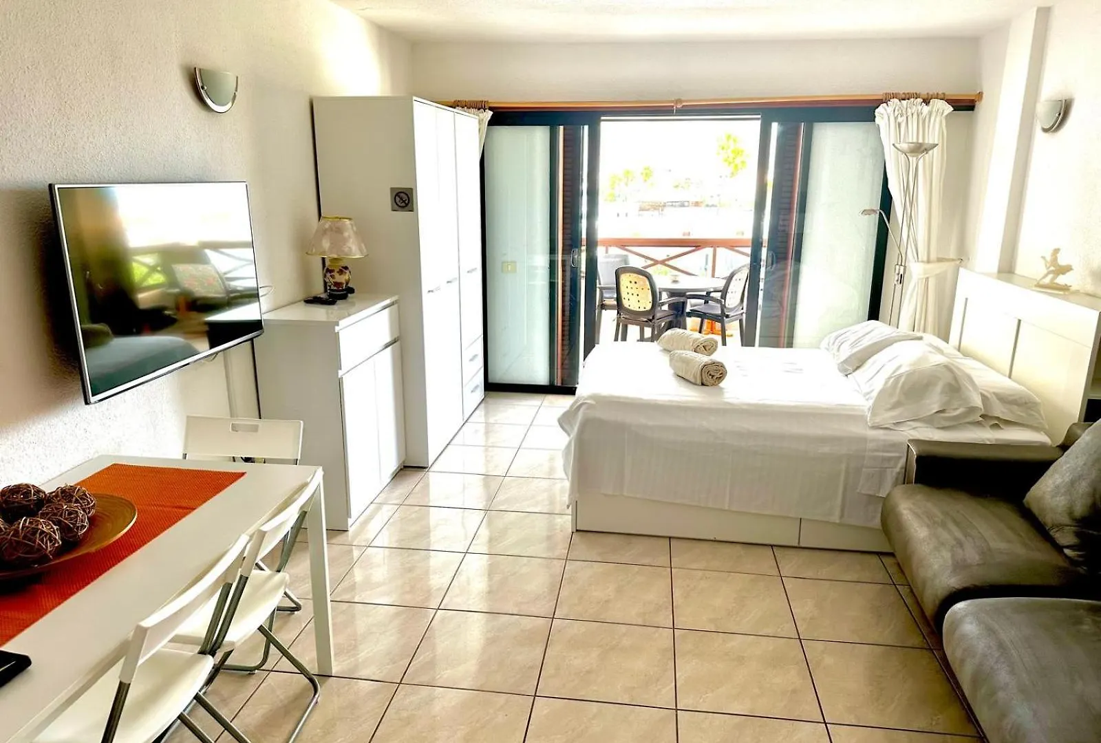 228 Chic Studio 'San Marino' Spectacular Terrace Los Cristianos  Apartment Los Cristianos (Tenerife)
